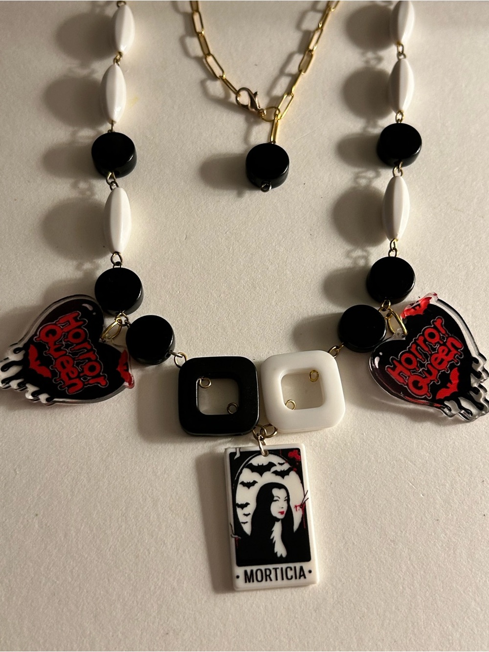 NWOT Necklace Morticia portrait Addams Family & Horror Queen Hearts black white